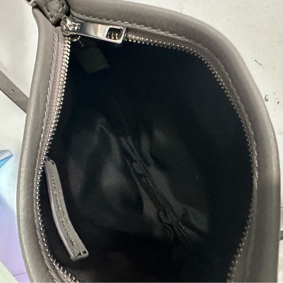 ★ NWOT Iconic Marc Jacobs Gray Silvertone Hardware Crossbody Bag - Picture 9 of 12
